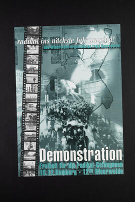 Demonstration. Freiheit für alle radikal-Gefangenen. Radikal ins nächste Jahrtausend! Den Widerstand organisieren trotz Repression!