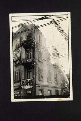 Foto vom Abriss eines besetzten Hauses (im EG Netz-Infoladen)