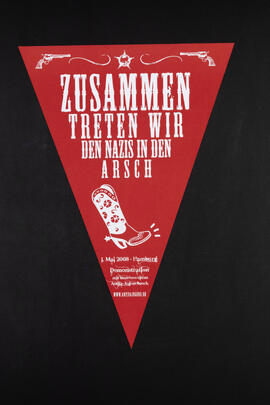 Zusammen treten wir den Nazis in den Arsch. Demonstration mit Antifa-Jugendblock