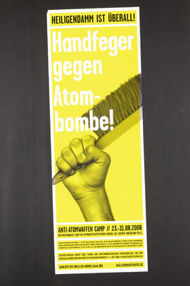 Heiligendamm ist überall - Handfeger gegen Atombombe - Anti-Atomwaffen-Camp 23.-31.8.2008, Büchel bei Cochem